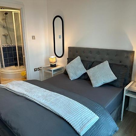 Cosy Views Apartment ลอนดอน ภายนอก รูปภาพ