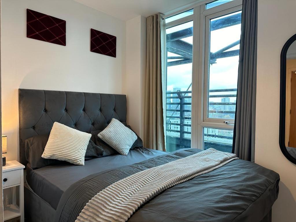 Cosy Views Apartment ลอนดอน ภายนอก รูปภาพ