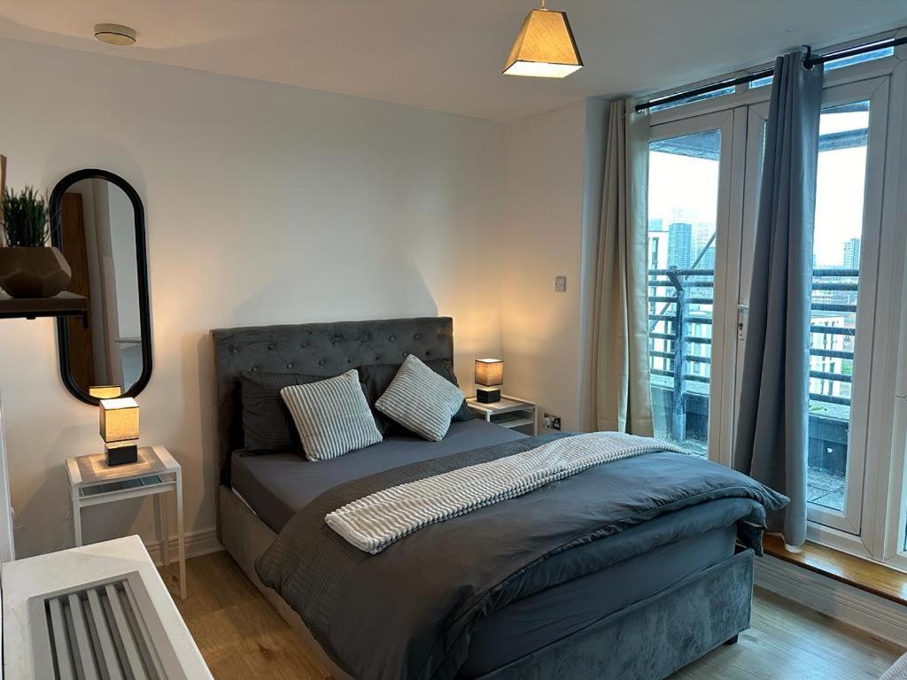 Cosy Views Apartment ลอนดอน ภายนอก รูปภาพ