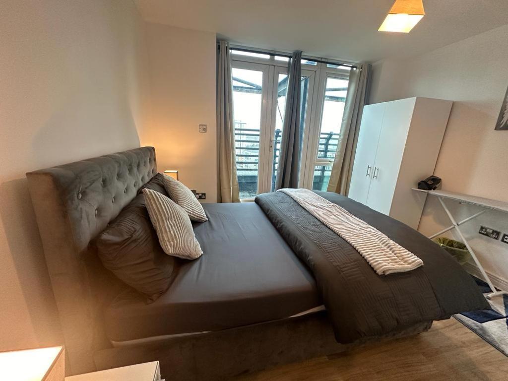 Cosy Views Apartment ลอนดอน ภายนอก รูปภาพ