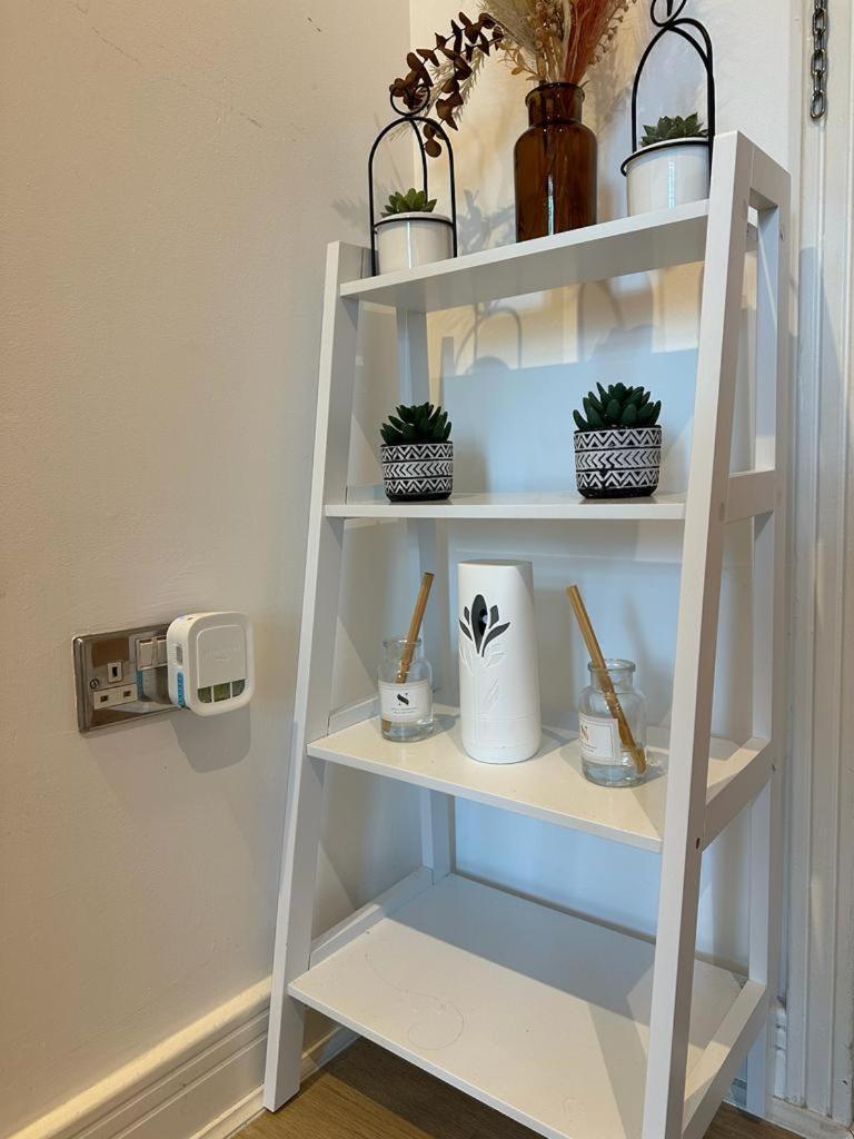 Cosy Views Apartment ลอนดอน ภายนอก รูปภาพ