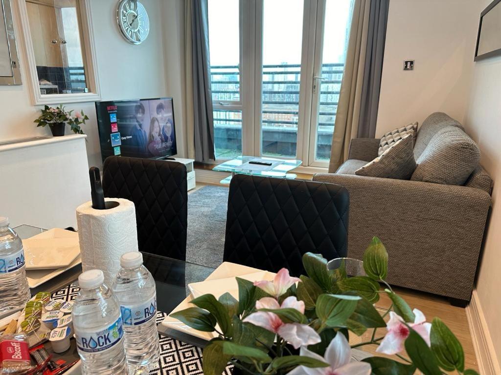 Cosy Views Apartment ลอนดอน ภายนอก รูปภาพ
